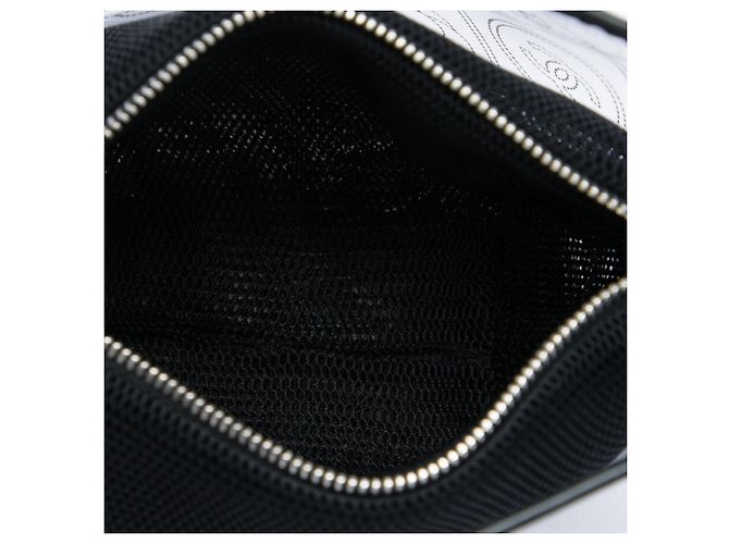 Borsa a secchiello Chanel Coco Camellia Small in PVC nero e vitello stropicciato - vista 4