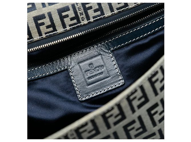 Borsa a tracolla Fendi Zucchino Canvas grigia Grigio - vista 5