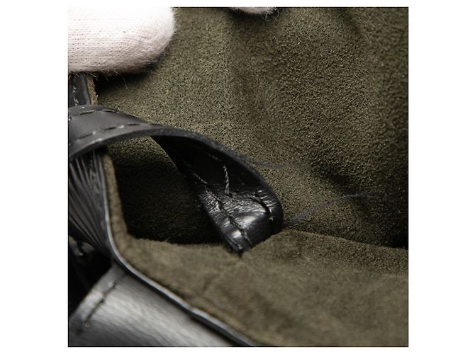 Borsa a spalla Louis Vuitton Epi PM Bucket Bag Nera Nero - vista 7