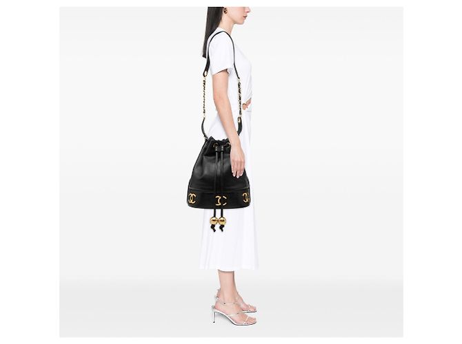 Borsa a secchiello Chanel Caviar Triple CC con coulisse Nero - vista 7