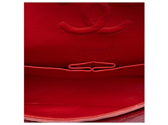 Chanel Medium Classic Double Flap Schultertasche aus rotem Samt - Ansicht 4