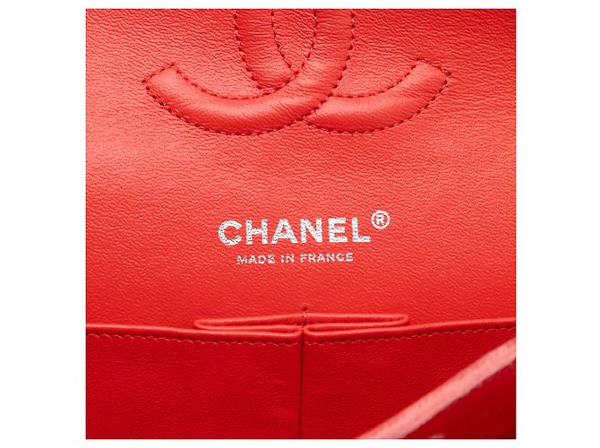 Chanel Medium Classic Double Flap Schultertasche aus rotem Samt - Ansicht 5