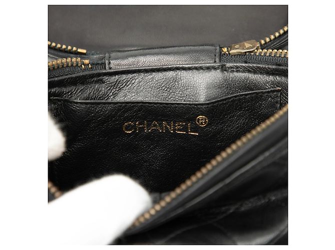 Borsa Vanity Case Chanel in pelle d'agnello matelassé nera con nappina e tracolla a catena Nero - vista 5