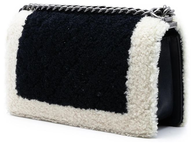 Borsa a tracolla Chanel Boy Flap Bicolor in Shearling Old Medium Nera Nero - vista 2