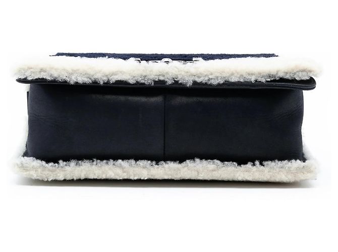 Borsa a tracolla Chanel Boy Flap Bicolor in Shearling Old Medium Nera Nero - vista 3