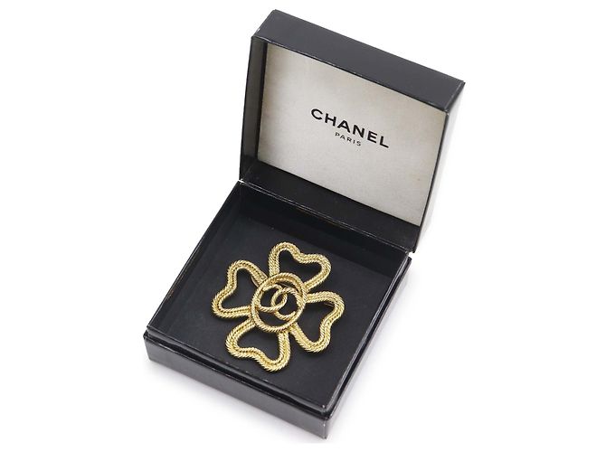Spilla Chanel CC placcata oro con trifoglio e corda D'oro - vista 8