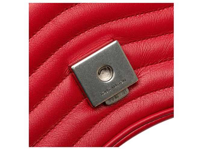 Borsa a catena Louis Vuitton New Wave PM rossa Rosso - vista 7