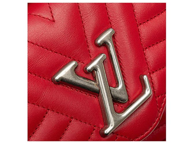 Borsa a catena Louis Vuitton New Wave PM rossa Rosso - vista 8