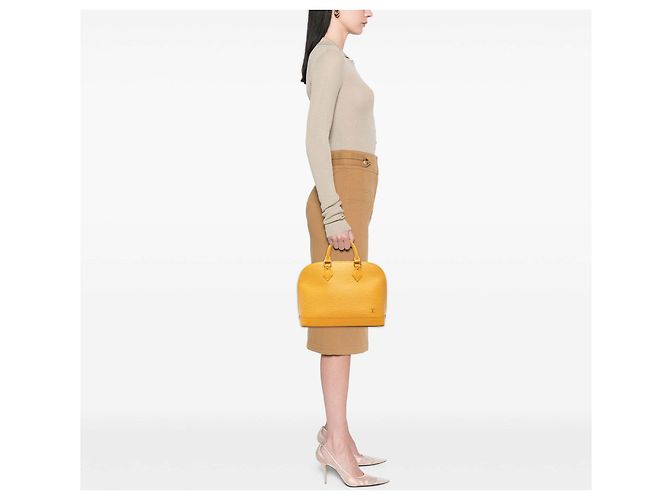 Borsa Louis Vuitton Epi Alma PM Gialla Giallo - vista 7