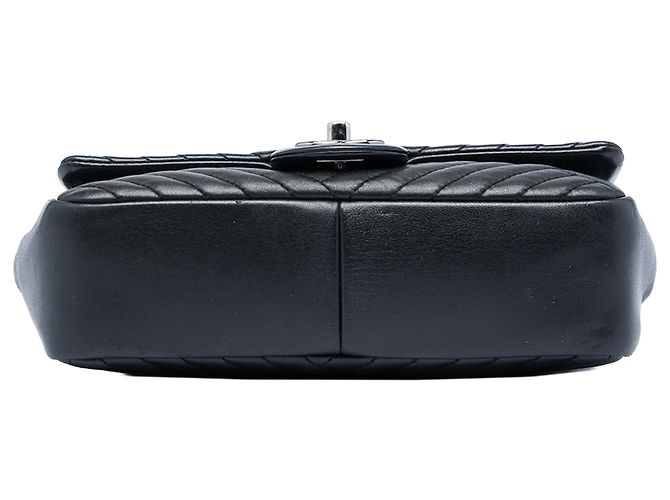 Borsa a tracolla Chanel Small CC Crossing Flap in pelle di agnello nera Nero - vista 3