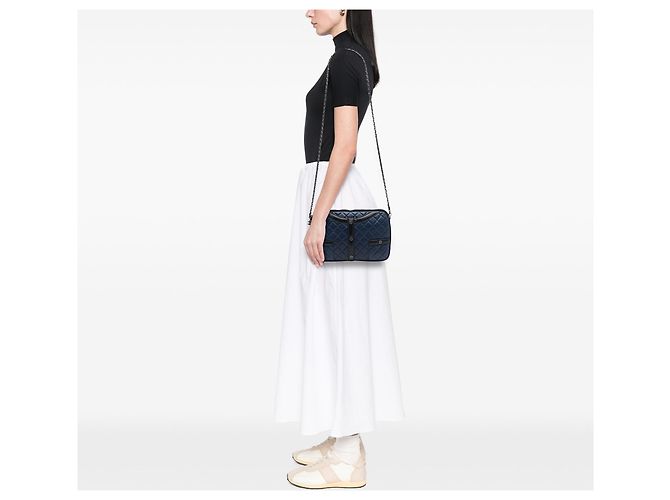 Borsa a tracolla Chanel Girl Small Clutch on Chain in pelle d'agnello matelassé blu - vista 6