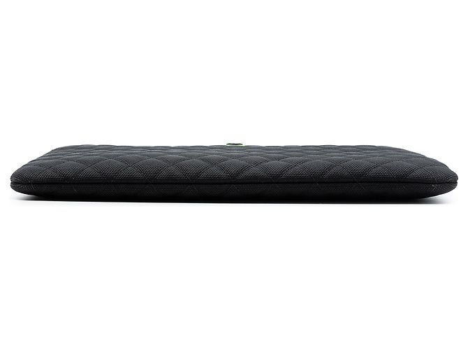 Clutch Chanel Large Quilted Nylon Fluo Boy O Case Negra Negro - vista 3