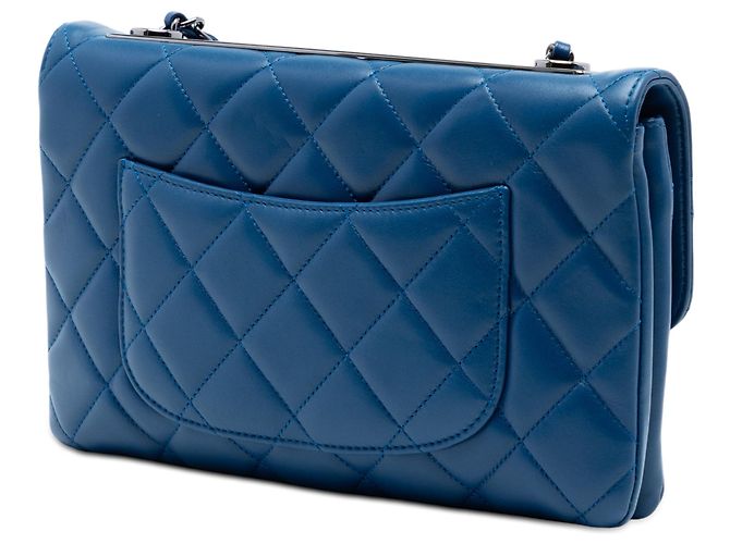 Borsa a tracolla Chanel Medium in agnello trapuntato blu Trendy CC Flap - vista 2