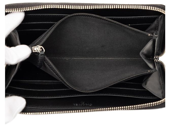 Cartera larga Chanel CC en charol negro con pespuntes - vista 4