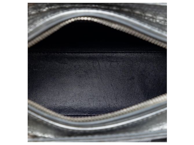Bolsa Lady Dior Medium Ombre Metallic Prateada em Patent Microcannage Prata - vista 4