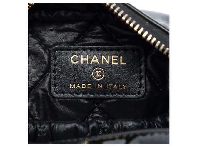 Pochette cosmetici Chanel CC trapuntata in vernice nero - vista 5