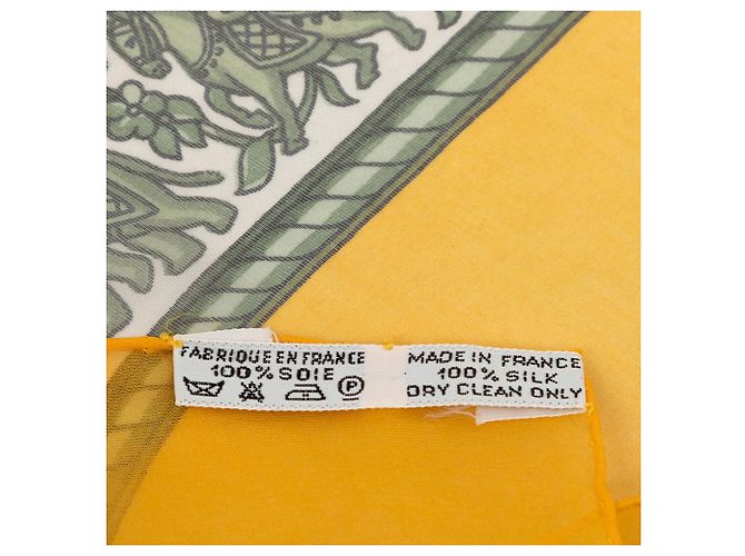 Sciarpa in seta Hermès Chasse en Inde 90 giallo - vista 3