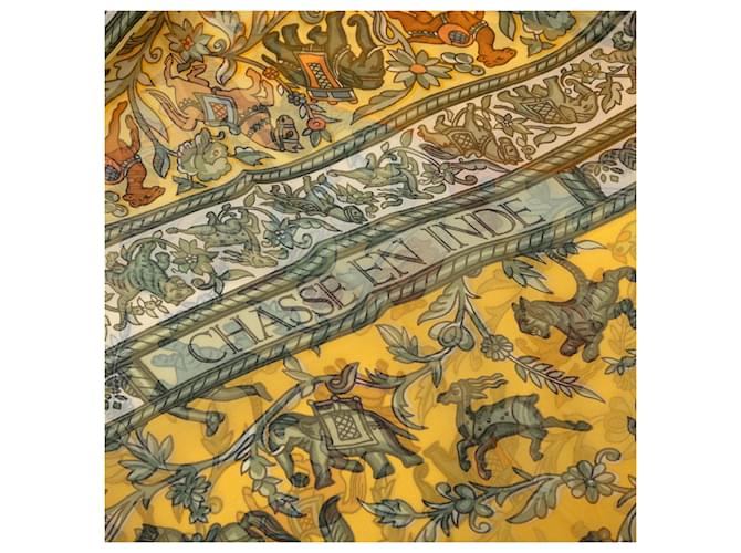 Sciarpa in seta Hermès Chasse en Inde 90 giallo - vista 7
