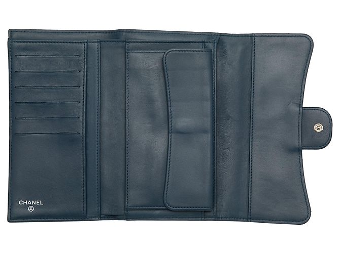 Lange Chanel CC gesteppte Lammfell Classic Flap Geldbörse in Blau - Ansicht 5