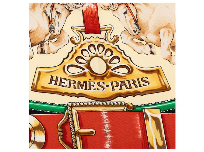 Sciarpa in seta gialla Hermès Chevaux de Trait 90 Scarves Giallo - vista 3