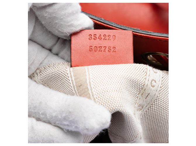 Borsa a secchiello Gucci Diamante in pelle rosso brillante - vista 6
