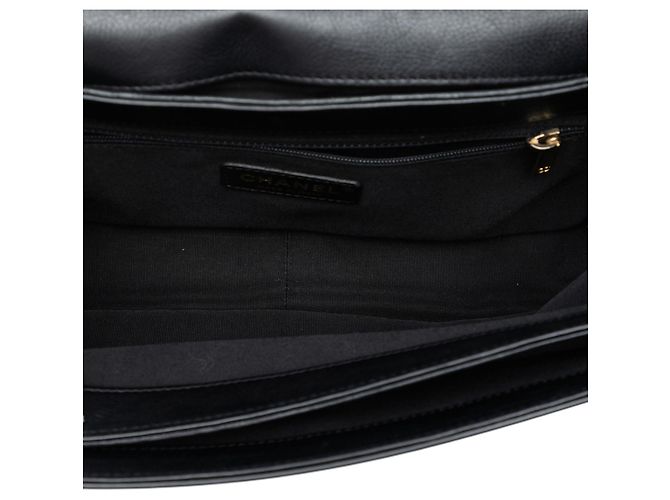 Bolsa transversal Chanel Medium de pele de vitelo acolchoada preta com aba de linha reta Preto - vista 4
