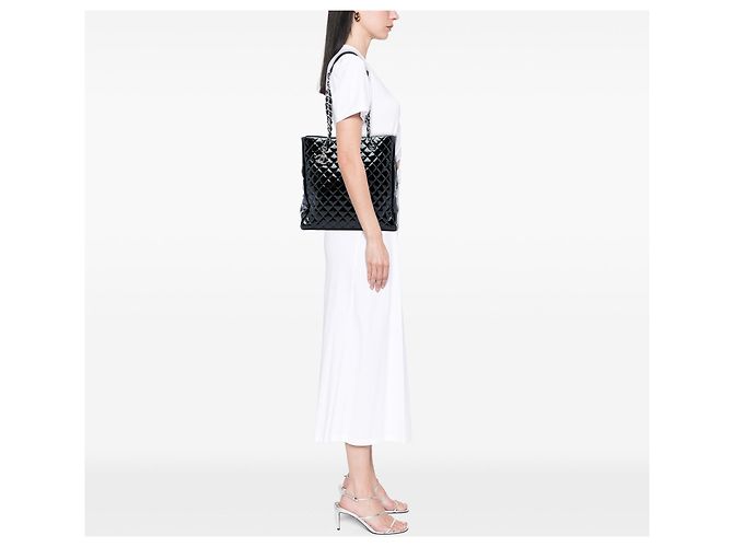 Tote North South Chanel CC trapuntato in vernice nero - vista 5