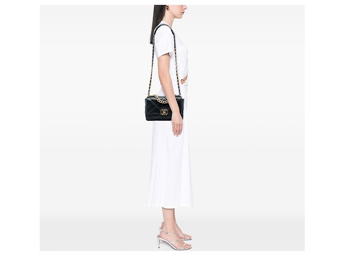 Borsa Chanel 19 in agnello nero, misura Medium - vista 5