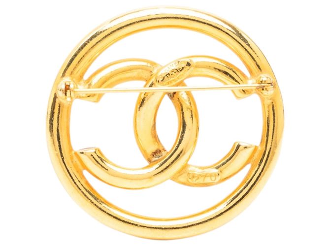 Spilla rotonda Chanel CC placcata oro D'oro - vista 2
