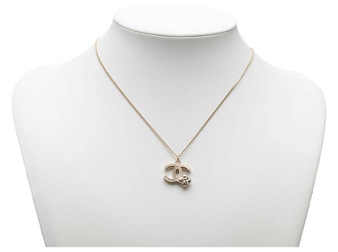 Collana con pendente Camellia Chanel CC placcato oro D'oro - vista 6