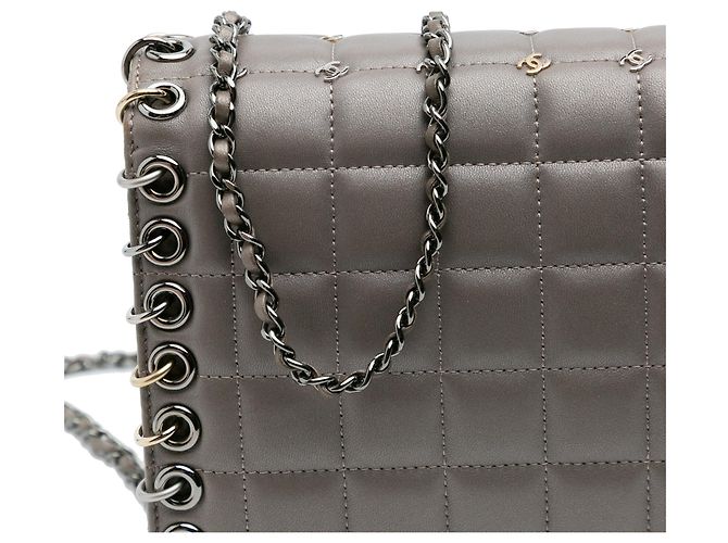 Borsa a tracolla Chanel Small Lambskin Chocolate Bar CC Piercing Studded Chain Flap Grigia Grigio - vista 8