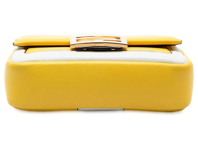 Borsa a tracolla Fendi Mini Bicolor Nappa Apolo Chain Baguette gialla Giallo - vista 3