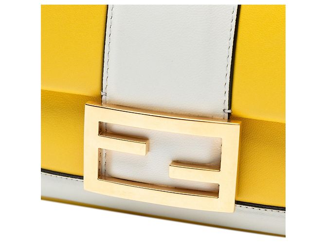 Borsa a tracolla Fendi Mini Bicolor Nappa Apolo Chain Baguette gialla Giallo - vista 6
