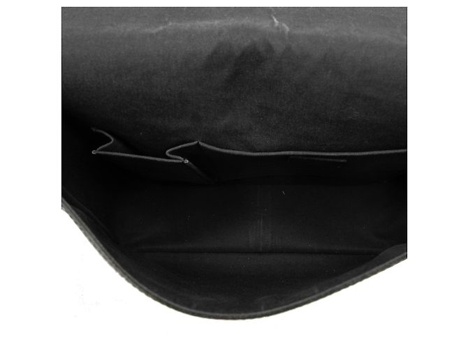 Borsa a tracolla Louis Vuitton Taiga Andrei nera Nero - vista 4