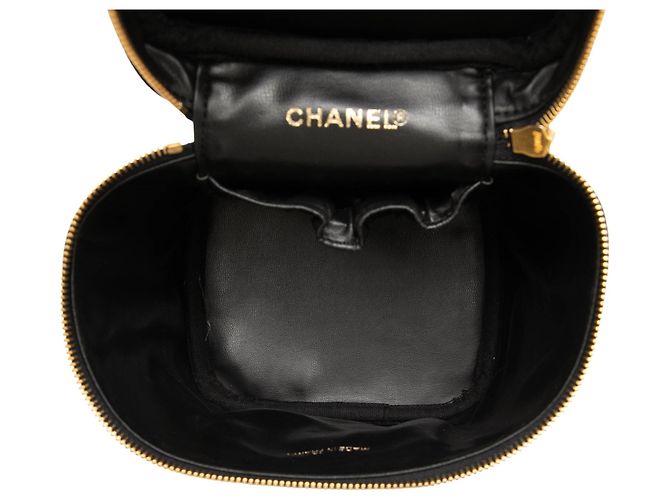 Vanity Beauty case Chanel CC Caviar nero - vista 4