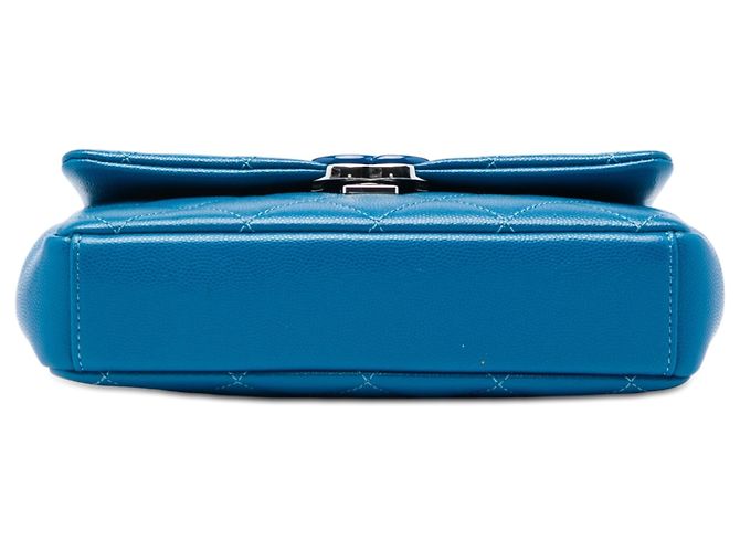 Borsa a tracolla Chanel Small Quilted Caviar My Everything Flap Blu - vista 3