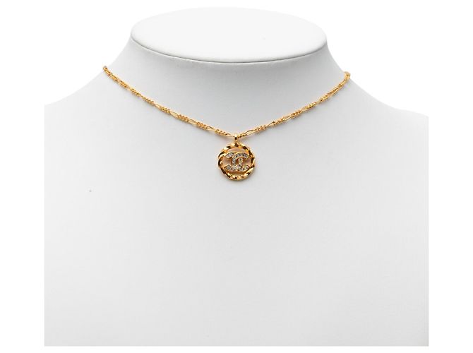 Collana con pendente in strass placcato oro Gold Chanel CC D'oro - vista 6