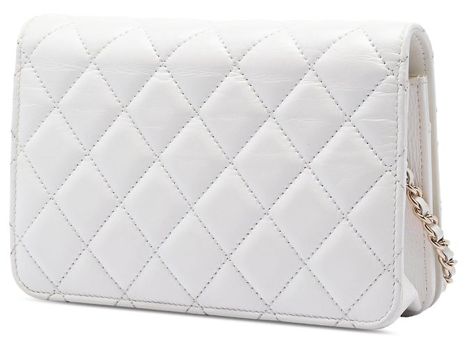 Wallet On Chain Borsa a tracolla con catena Chanel CC in pelle di vitello chevron crinkled bianca Bianco - vista 2