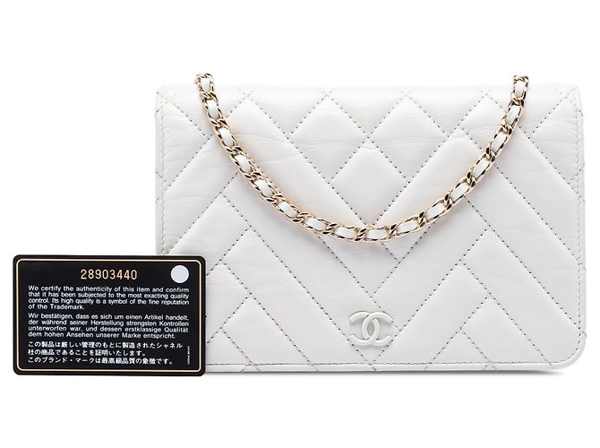 Wallet On Chain Borsa a tracolla con catena Chanel CC in pelle di vitello chevron crinkled bianca Bianco - vista 7