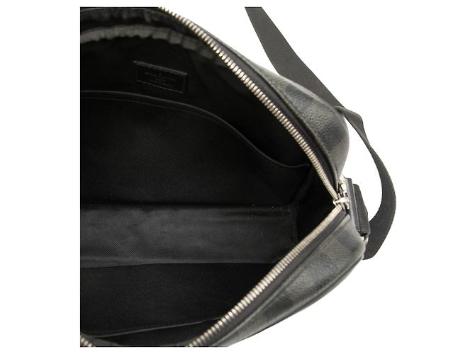 Borsa a tracolla Louis Vuitton Damier Graphite Dayton Reporter MM nera Nero - vista 4