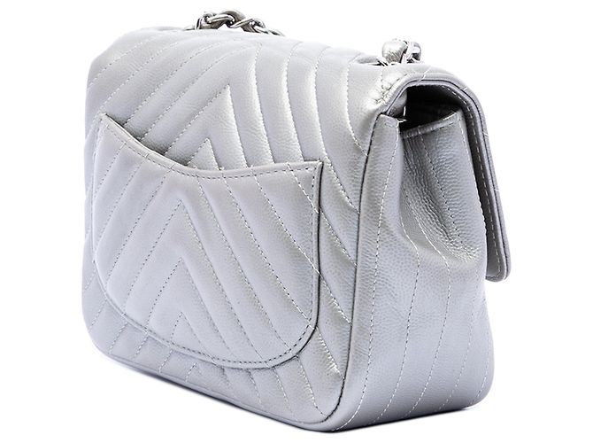 Borsa a tracolla Chanel Mini Square Classic Chevron Caviar argento - vista 2