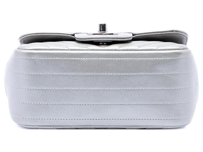 Borsa a tracolla Chanel Mini Square Classic Chevron Caviar argento - vista 3