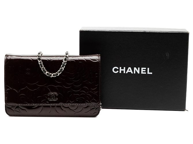 Wallet On Chain Borsa a tracolla Chanel CC Embossed Patent Camellia marrone con catena - vista 8