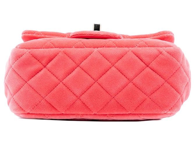 Borsa a tracolla Chanel Mini Square Classic Velvet Pearl Crush Single Flap rosa - vista 3