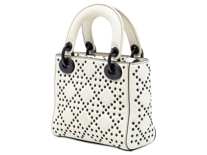 Borsa Lady Dior Mini Ultra Matte in pelle di vitello Cannage Studded bianca - vista 2