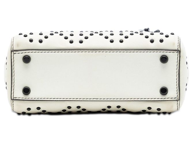 Borsa Lady Dior Mini Ultra Matte in pelle di vitello Cannage Studded bianca - vista 3