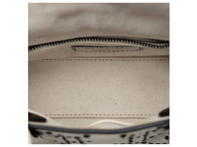 Borsa Lady Dior Mini Ultra Matte in pelle di vitello Cannage Studded bianca - vista 4