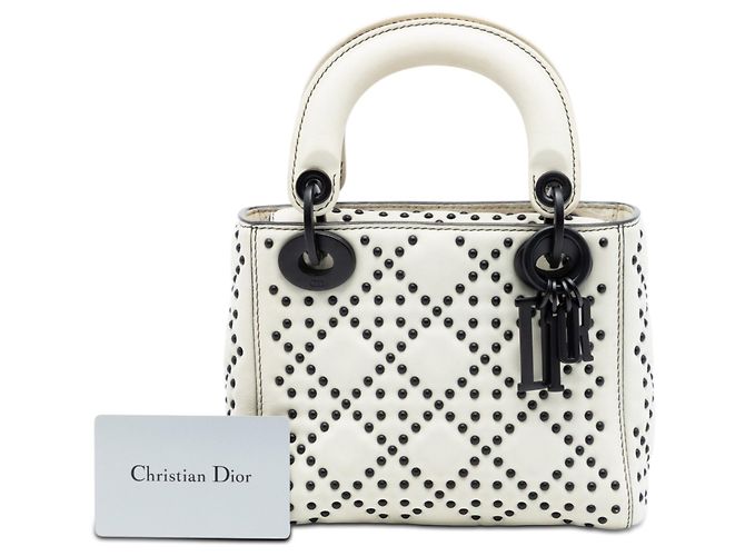 Borsa Lady Dior Mini Ultra Matte in pelle di vitello Cannage Studded bianca - vista 8