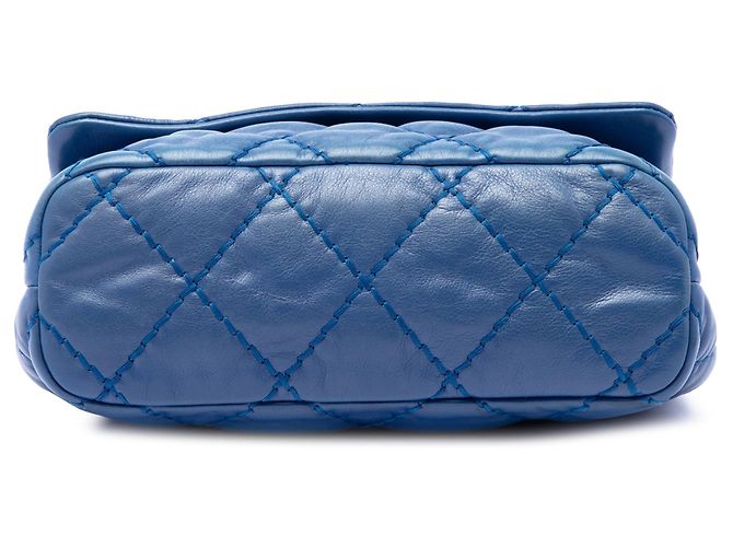 Borsa a tracolla Chanel Love Me Tender piccola in pelle di vitello blu - vista 3