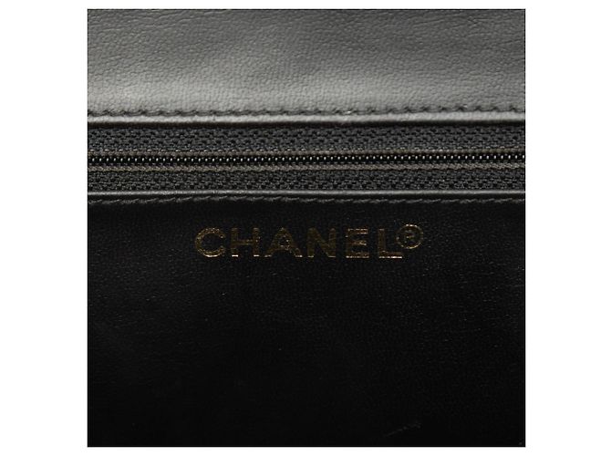 Vanity Beauty case Chanel CC Caviar nero con tracolla - vista 5